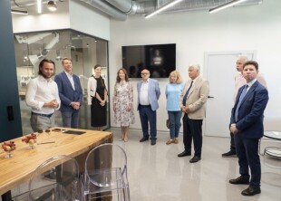 В инновационном Центре протезирования «БИОНИКА 2.0» обсудили перспективы обеспечения жителей Санкт‑Петербурга экзопротезами