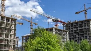 Сентябрь 2022: В России с 1 ноября начнет действовать стандарт «зеленого» строительства многоквартирных домов