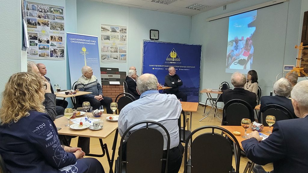 Дискуссия «Ценности, которые строят мир: этика служения»
