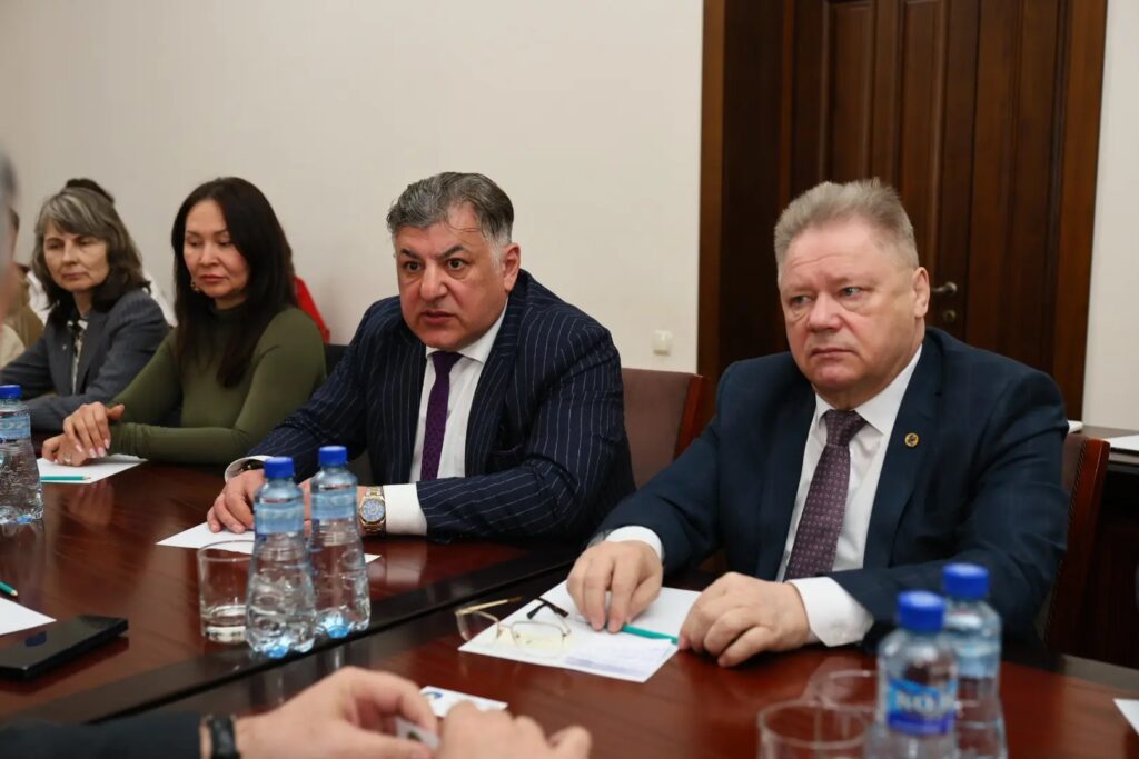 Встреча делегации Российского Союза строителей (РСС) с представителями Кабинета министров Республики Абхазия (МБФН-ЮГ)